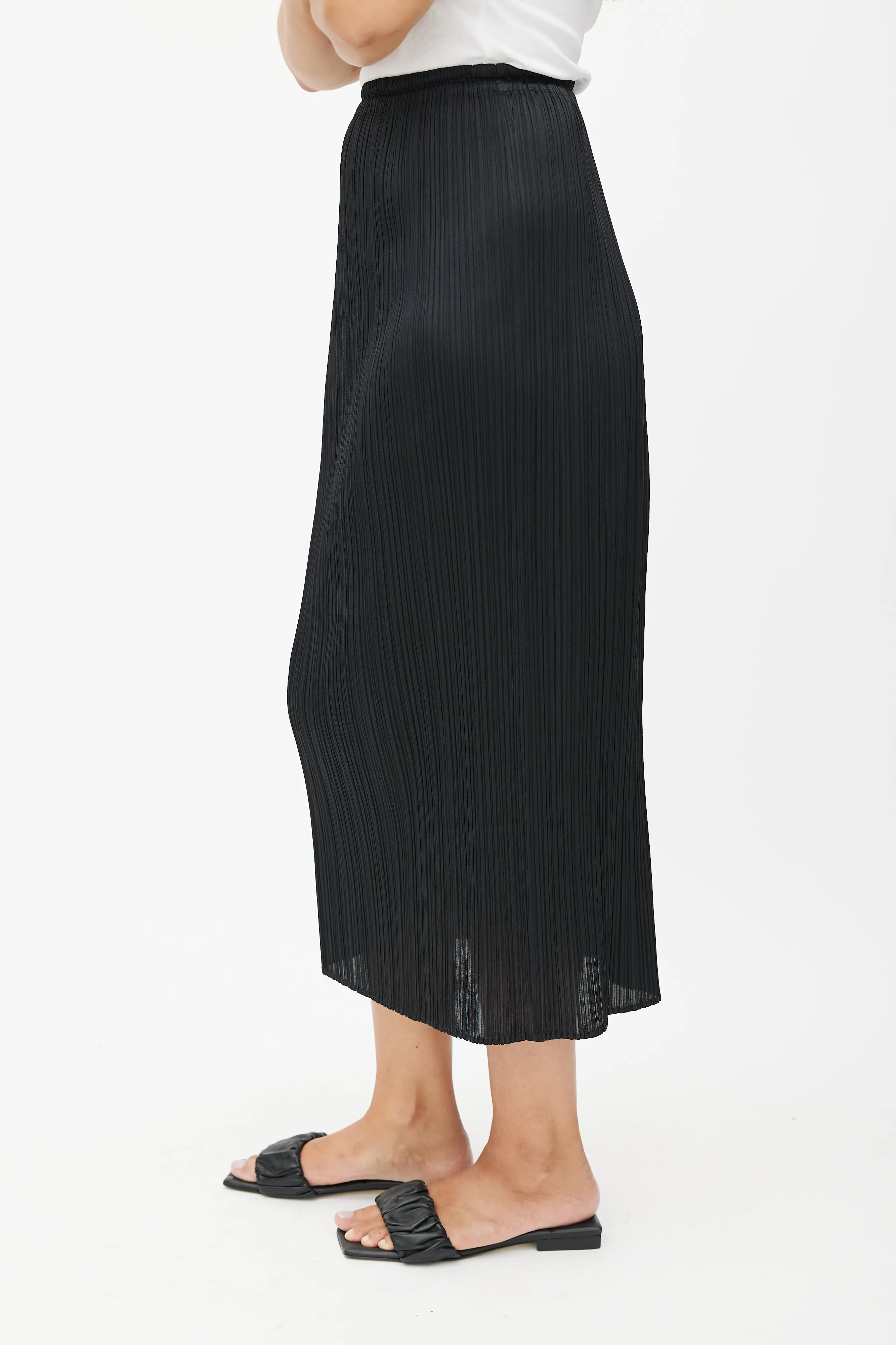 Black Pleated Maxi Skirt