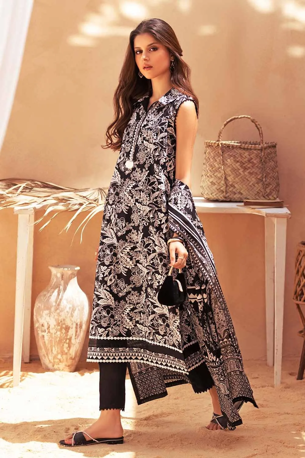 Gul Ahmed Monochrome Black & White – 2PC Printed Lawn Unstitched Suit BT-32004