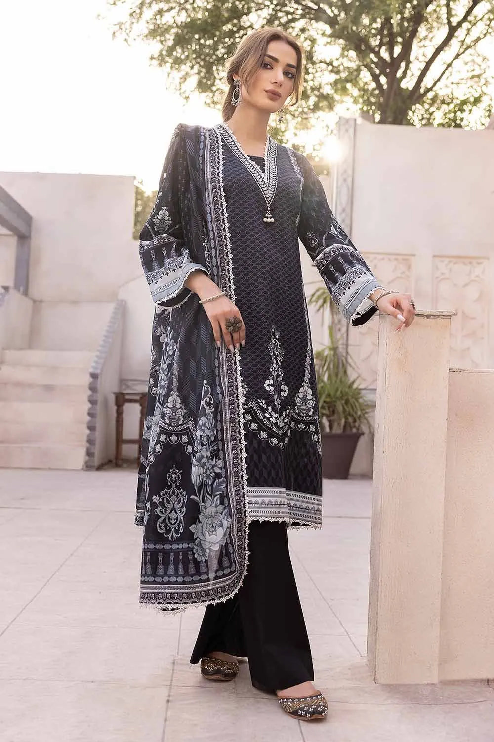 Gul Ahmed Monochrome Black & White – 3PC Unstitched Embroidered Lawn Suit with Organza Neckline B-32024