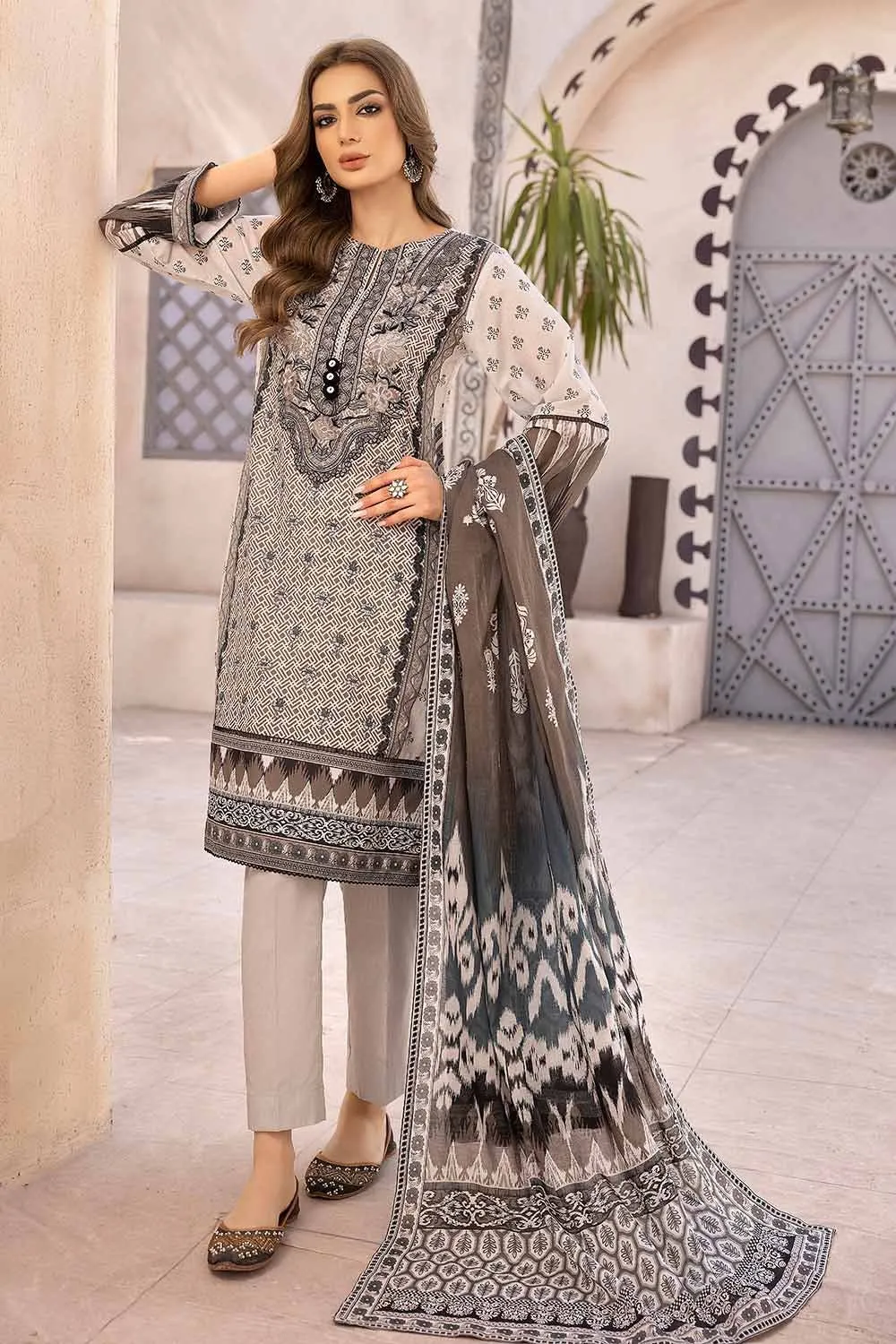 Gul Ahmed Monochrome Black & White – 3PC Unstitched Embroidered Lawn Suit with Organza Neckline B-32032