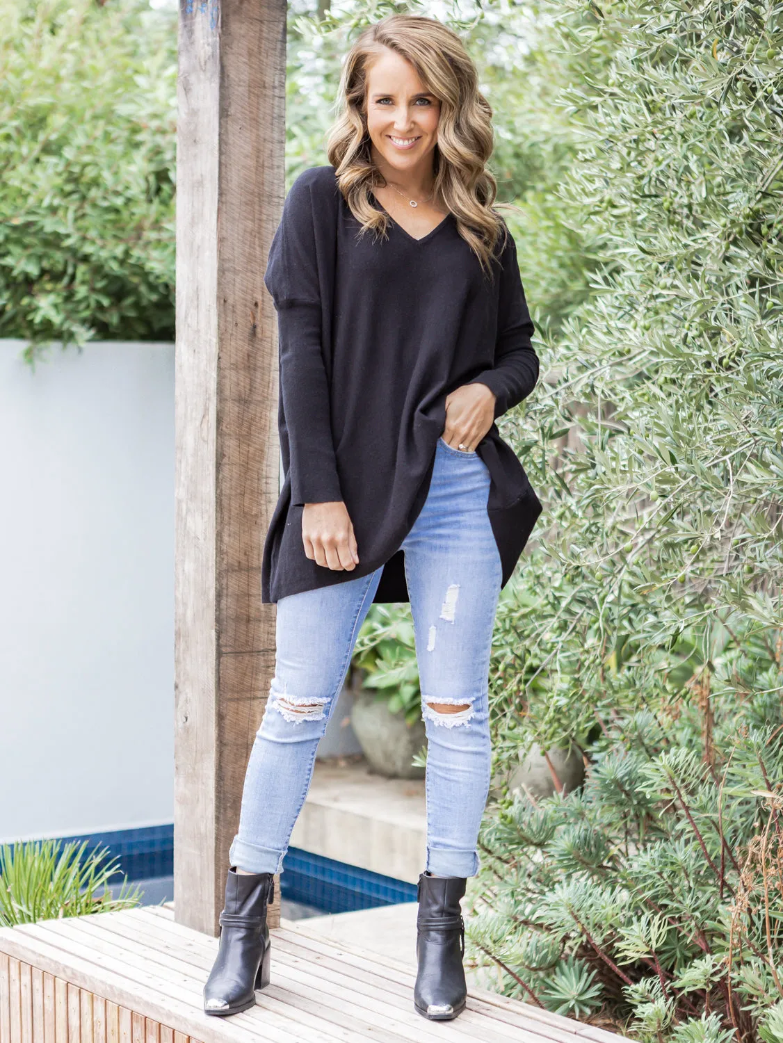 Nadia V Neck Knit - Black