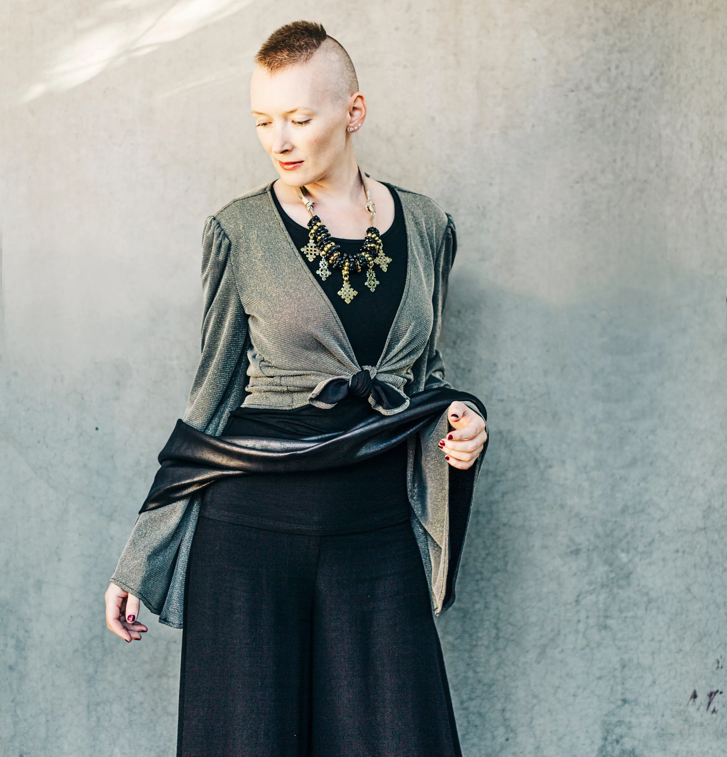 Vatentina Top In Gold